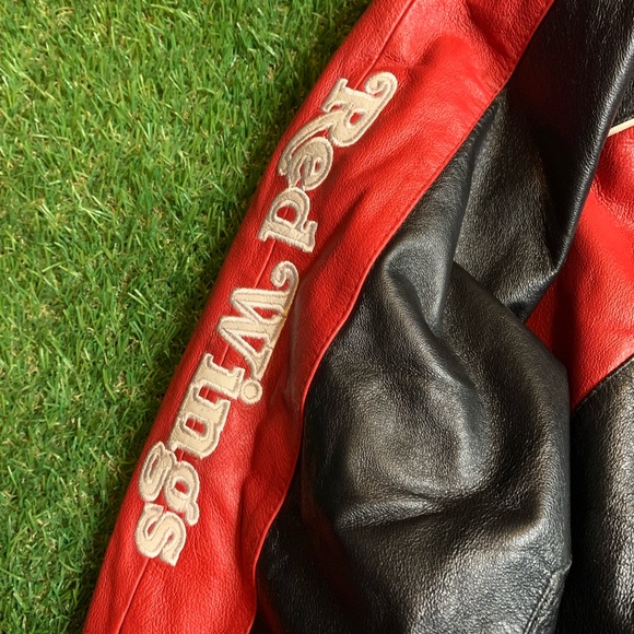 Vintage Detroit Red Wings Leather Jacket - Picture 4 of 7